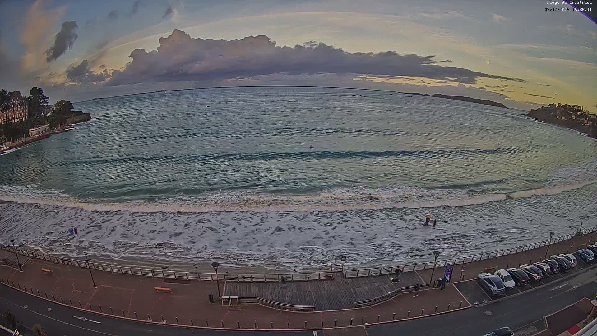 Perros-Guirec, Plage de Trestaou Beach Live Cam - Lannion, Cotes-d'Armor, Bretagne, France