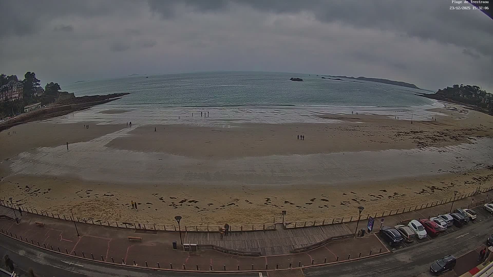 Perros-Guirec, Plage de Trestaou Beach Live Cam - Lannion, Cotes-d'Armor, Bretagne, France