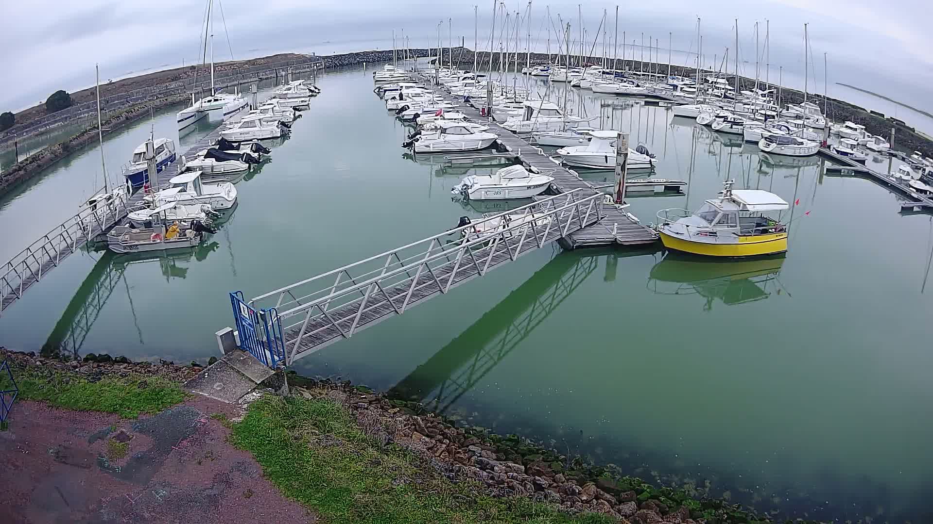 Oleron - Le Douhet Marine Live Cam - Rochefort, Charente-Maritime, Nouvelle-Aquitaine, France