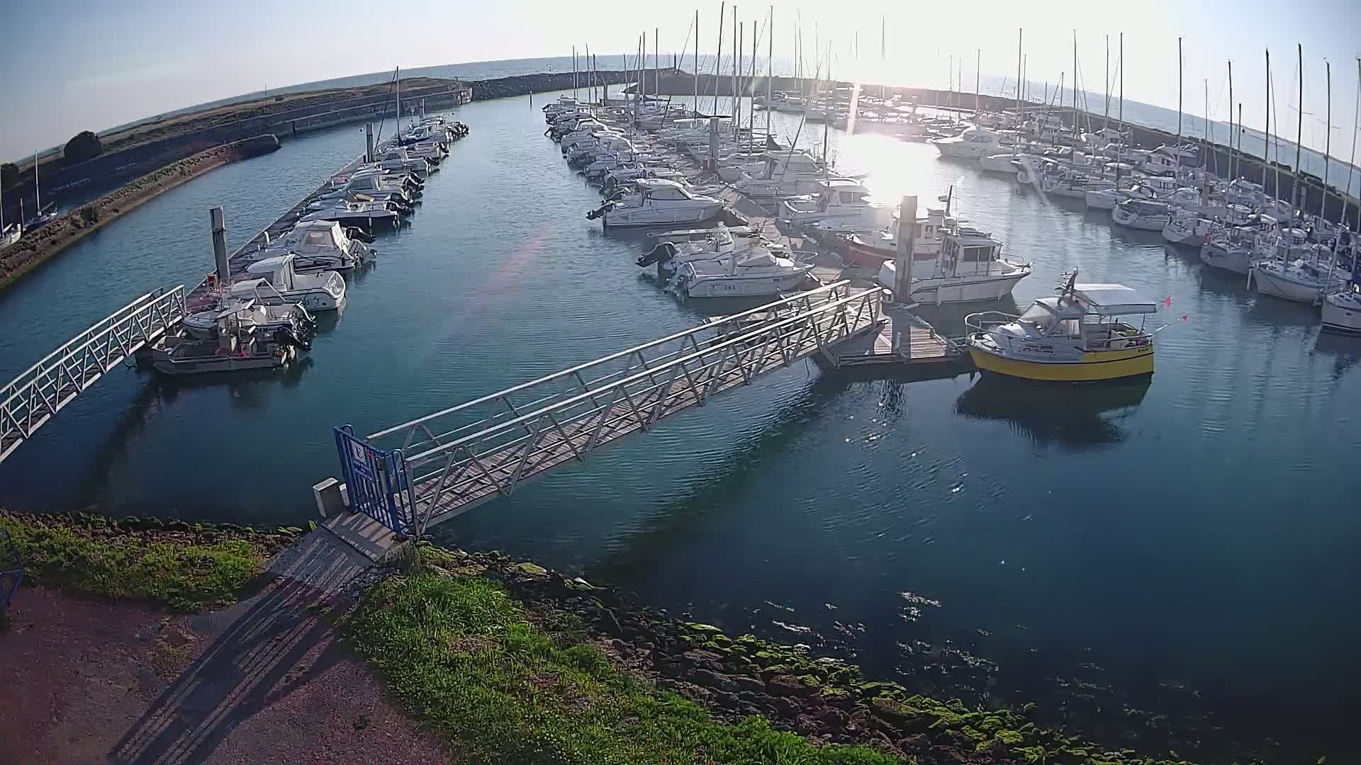 Oleron - Le Douhet Marine Live Cam - Rochefort, Charente-Maritime, Nouvelle-Aquitaine, France