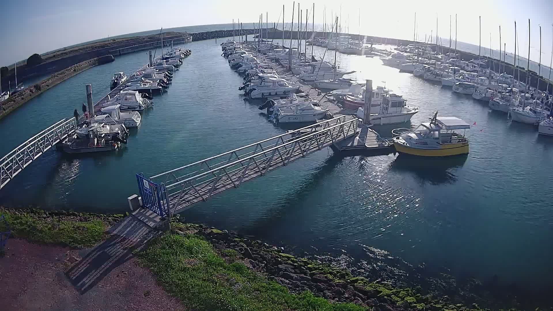 Oleron - Le Douhet Marine Live Cam - Rochefort, Charente-Maritime, Nouvelle-Aquitaine, France