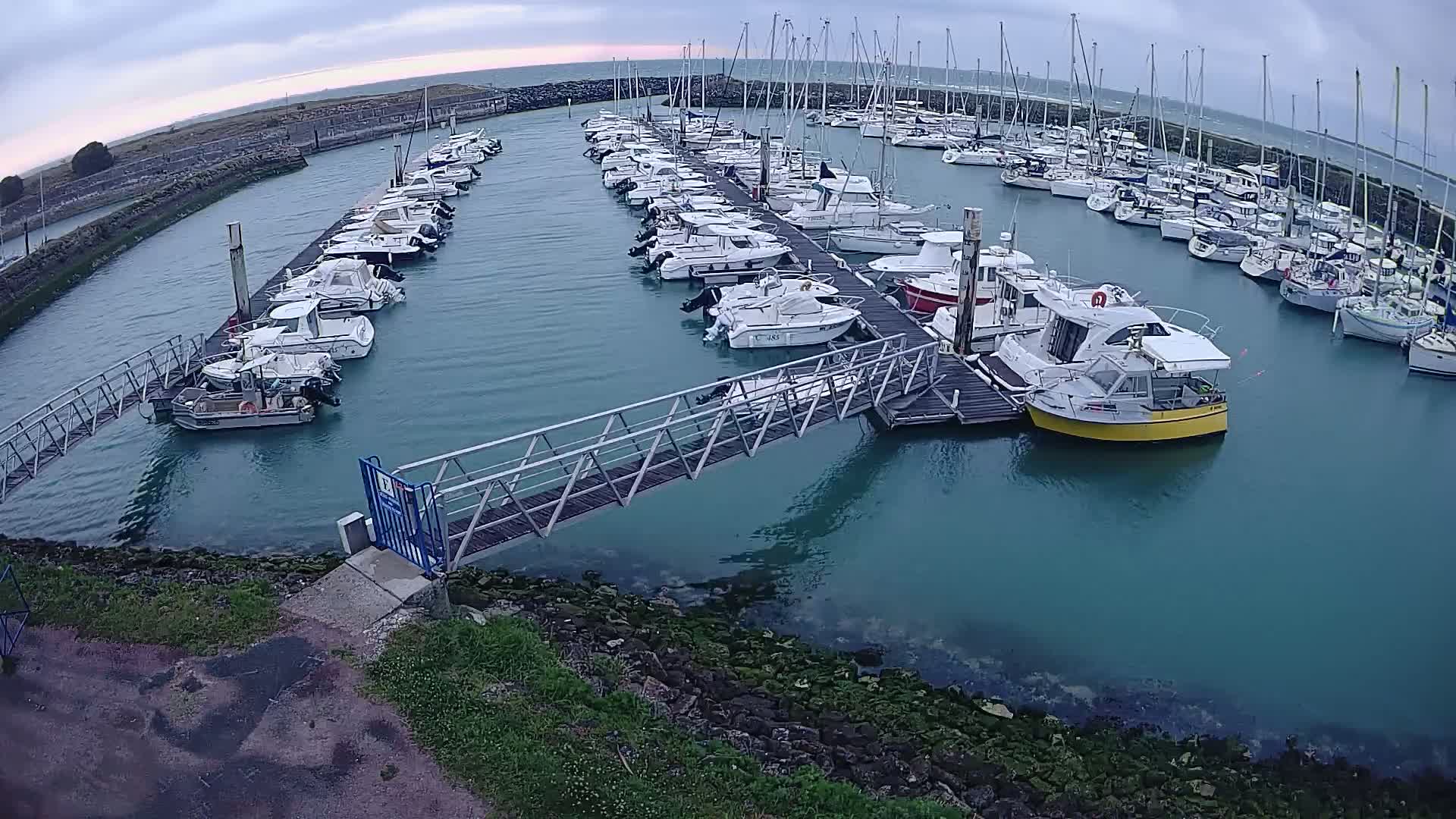 Oleron - Le Douhet Marine Live Cam - Rochefort, Charente-Maritime, Nouvelle-Aquitaine, France