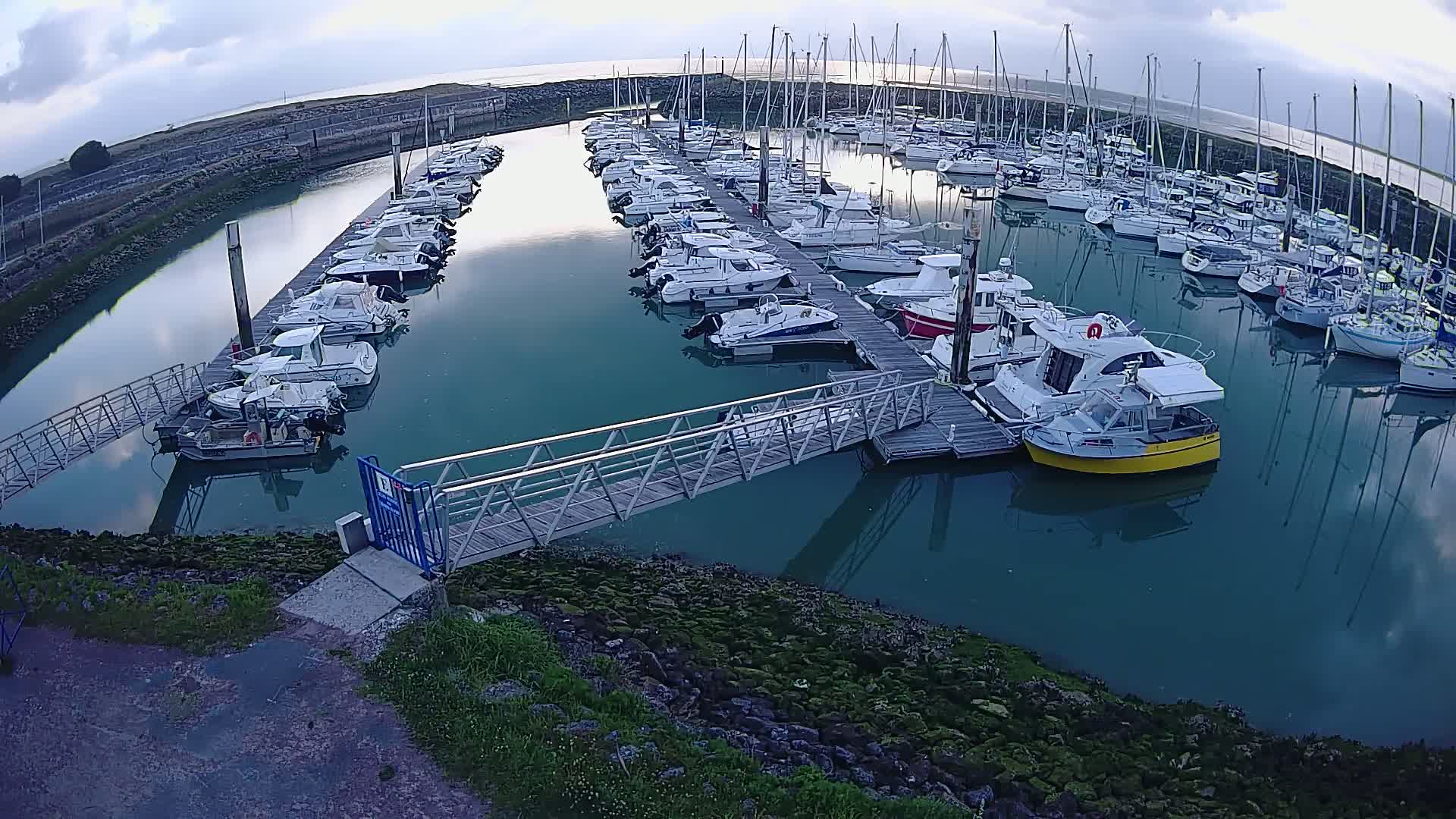 Oleron - Le Douhet Marine Live Cam - Rochefort, Charente-Maritime, Nouvelle-Aquitaine, France