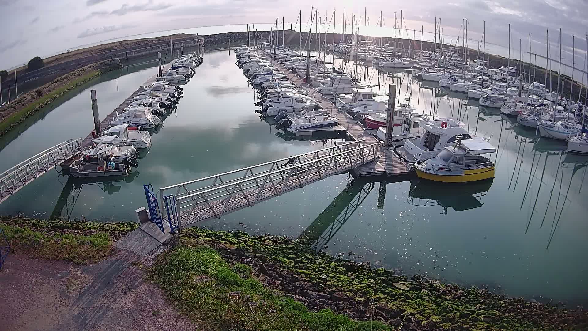 Oleron - Le Douhet Marine Live Cam - Rochefort, Charente-Maritime, Nouvelle-Aquitaine, France