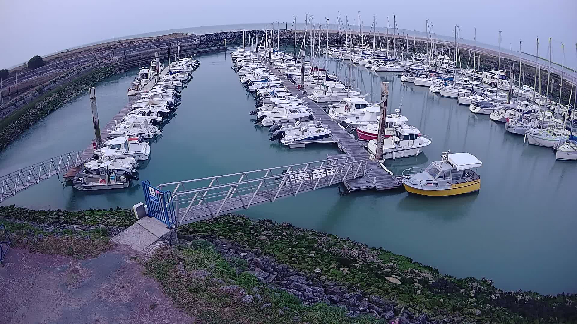 Oleron - Le Douhet Marine Live Cam - Rochefort, Charente-Maritime, Nouvelle-Aquitaine, France