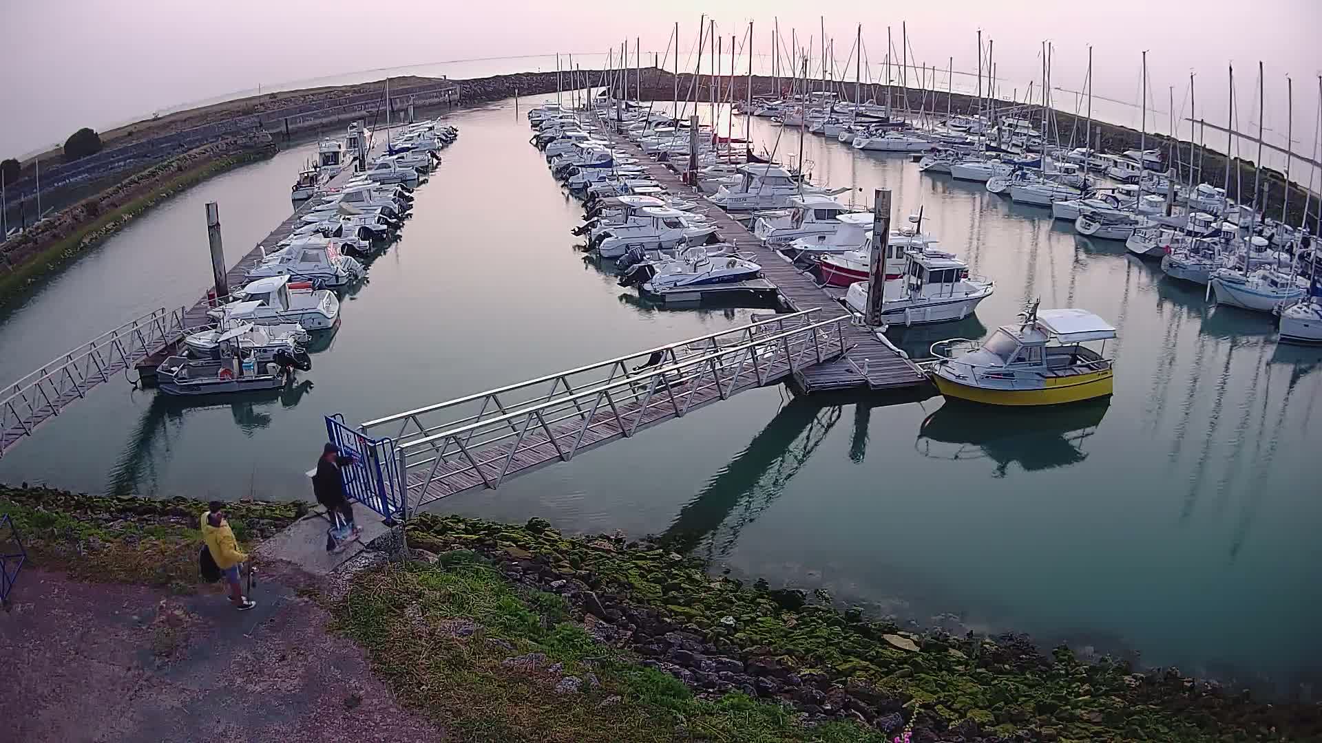Oleron - Le Douhet Marine Live Cam - Rochefort, Charente-Maritime, Nouvelle-Aquitaine, France