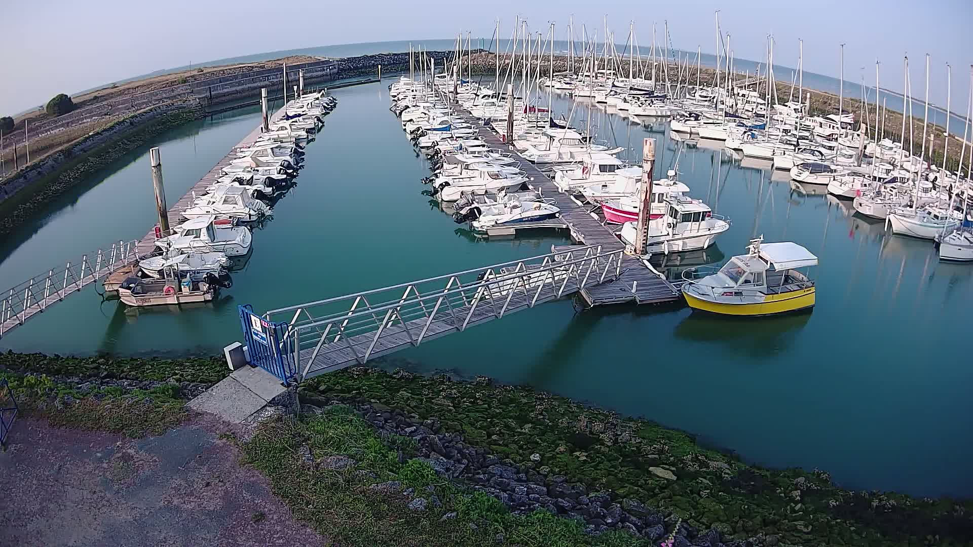 Oleron - Le Douhet Marine Live Cam - Rochefort, Charente-Maritime, Nouvelle-Aquitaine, France