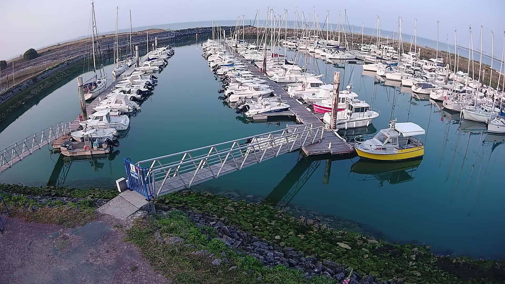 Oleron - Le Douhet Marine Live Cam - Rochefort, Charente-Maritime, Nouvelle-Aquitaine, France