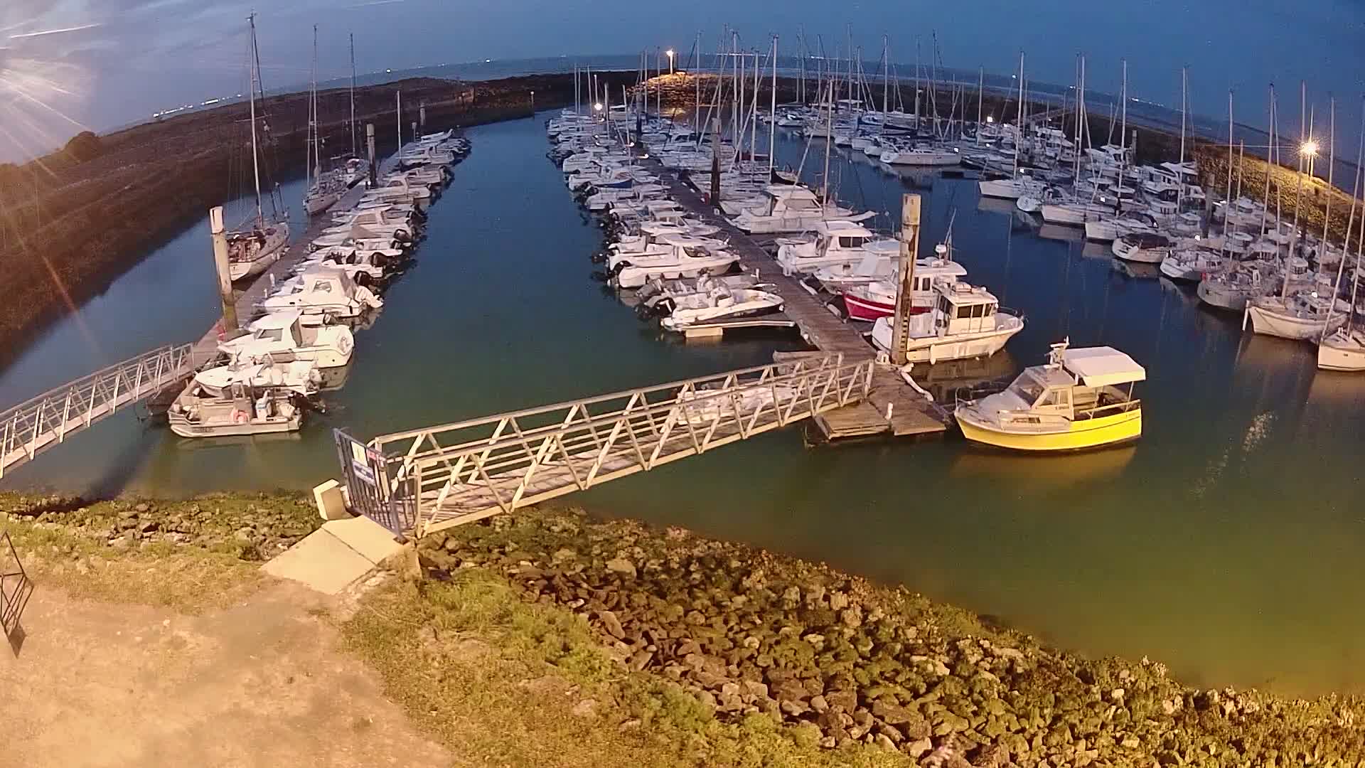 Oleron - Le Douhet Marine Live Cam - Rochefort, Charente-Maritime, Nouvelle-Aquitaine, France
