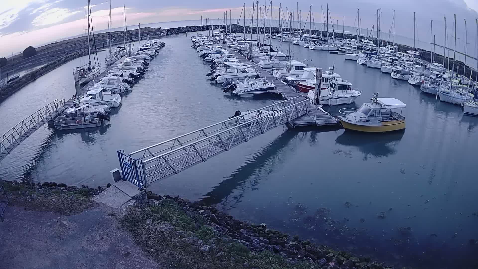 Oleron - Le Douhet Marine Live Cam - Rochefort, Charente-Maritime, Nouvelle-Aquitaine, France
