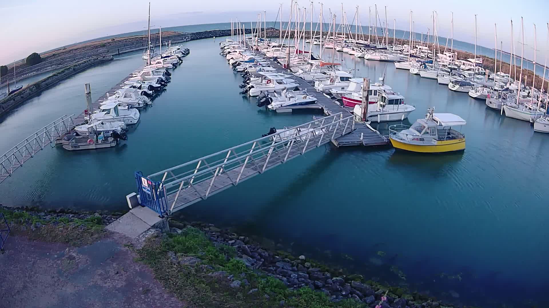 Oleron - Le Douhet Marine Live Cam - Rochefort, Charente-Maritime, Nouvelle-Aquitaine, France