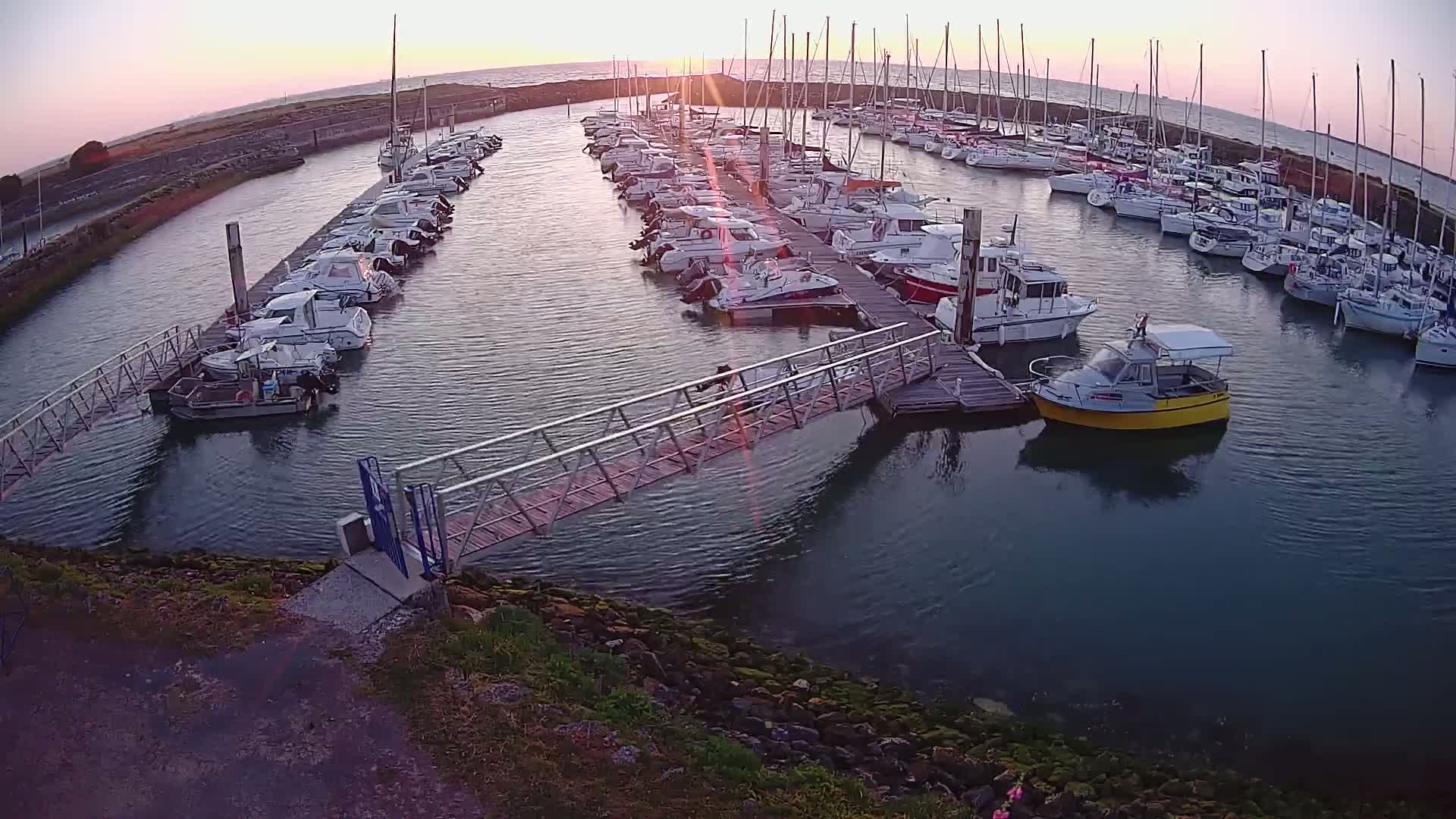 Oleron - Le Douhet Marine Live Cam - Rochefort, Charente-Maritime, Nouvelle-Aquitaine, France