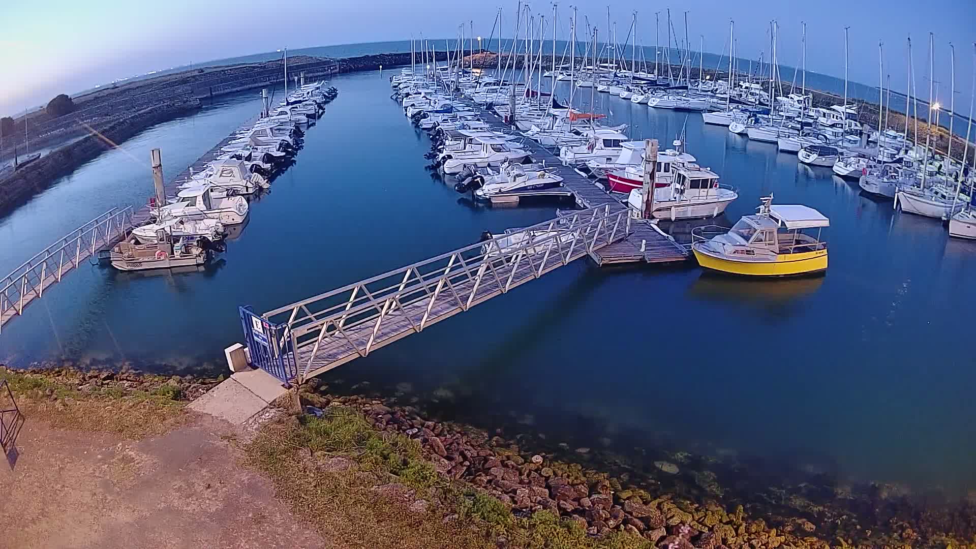 Oleron - Le Douhet Marine Live Cam - Rochefort, Charente-Maritime, Nouvelle-Aquitaine, France