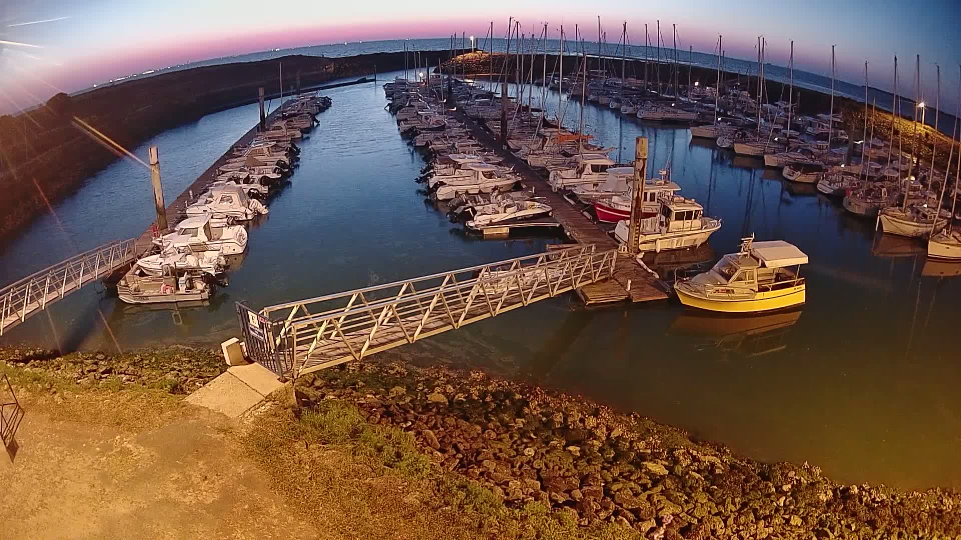 Oleron - Le Douhet Marine Live Cam - Rochefort, Charente-Maritime, Nouvelle-Aquitaine, France