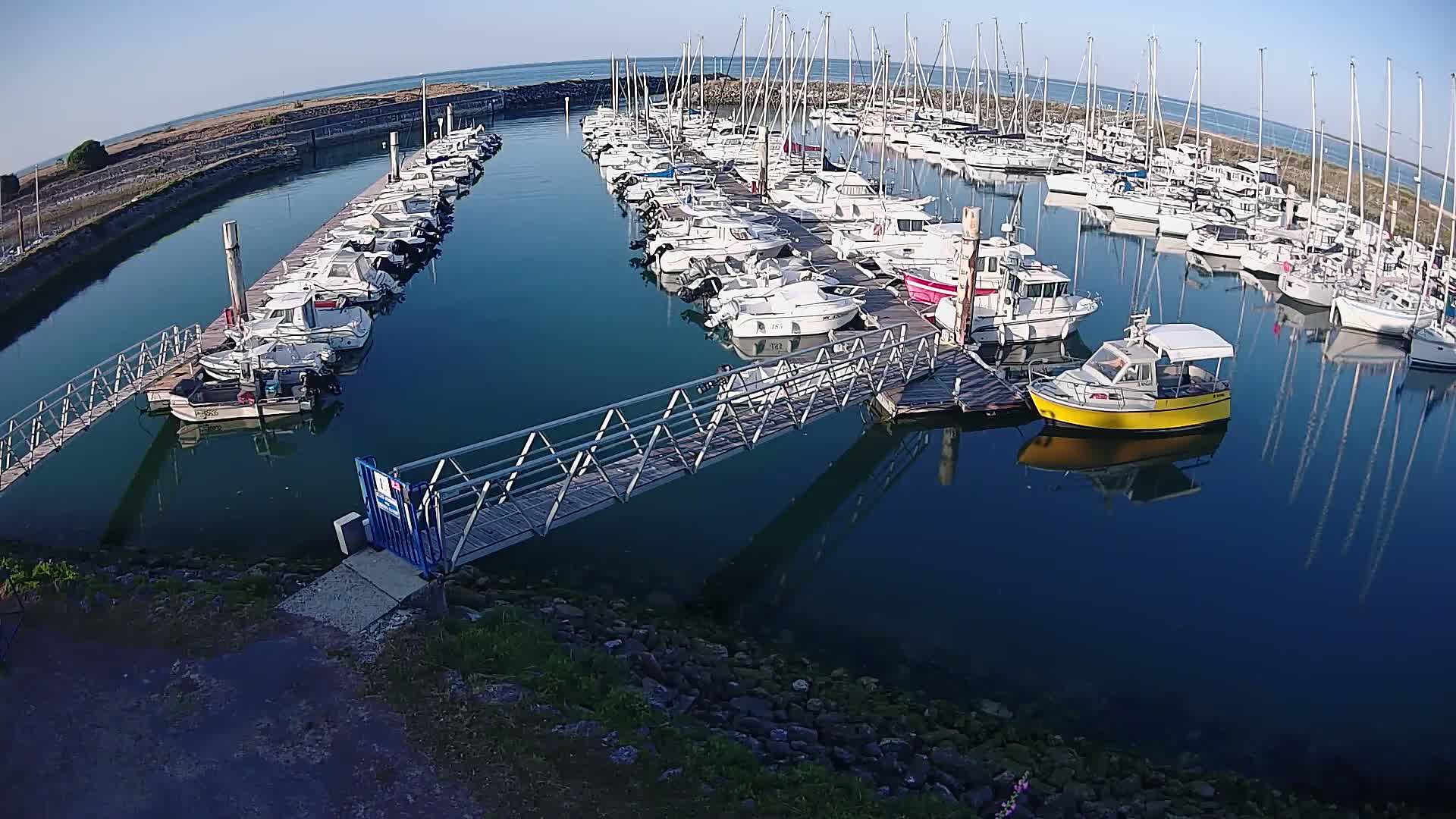 Oleron - Le Douhet Marine Live Cam - Rochefort, Charente-Maritime, Nouvelle-Aquitaine, France