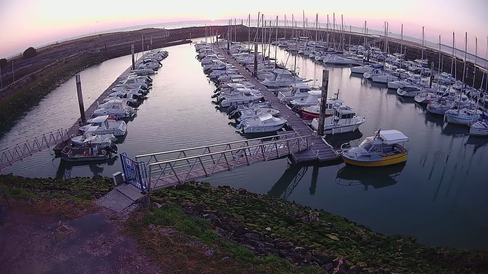 Oleron - Le Douhet Marine Live Cam - Rochefort, Charente-Maritime, Nouvelle-Aquitaine, France