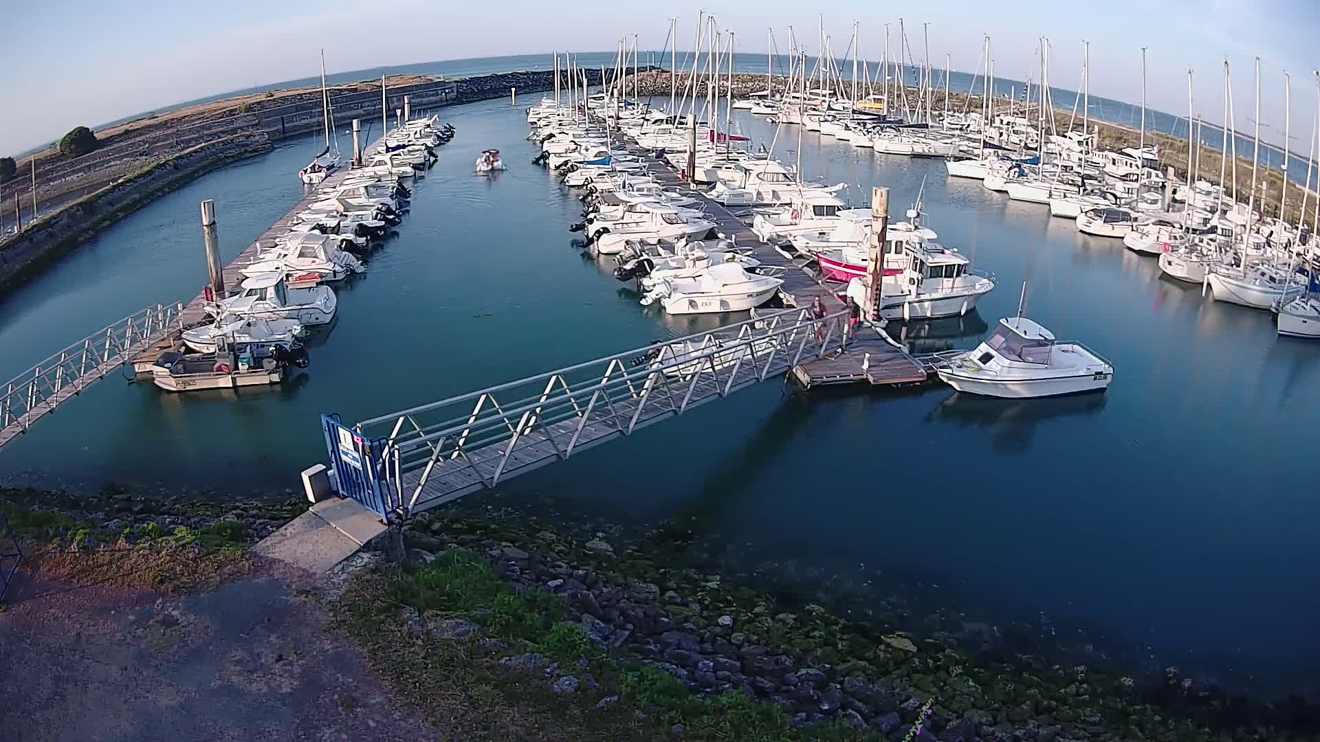 Oleron - Le Douhet Marine Live Cam - Rochefort, Charente-Maritime, Nouvelle-Aquitaine, France