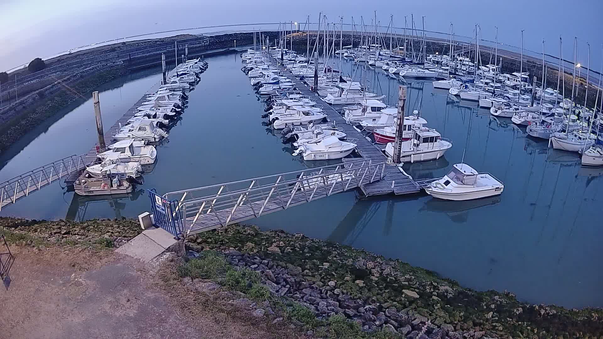 Oleron - Le Douhet Marine Live Cam - Rochefort, Charente-Maritime, Nouvelle-Aquitaine, France