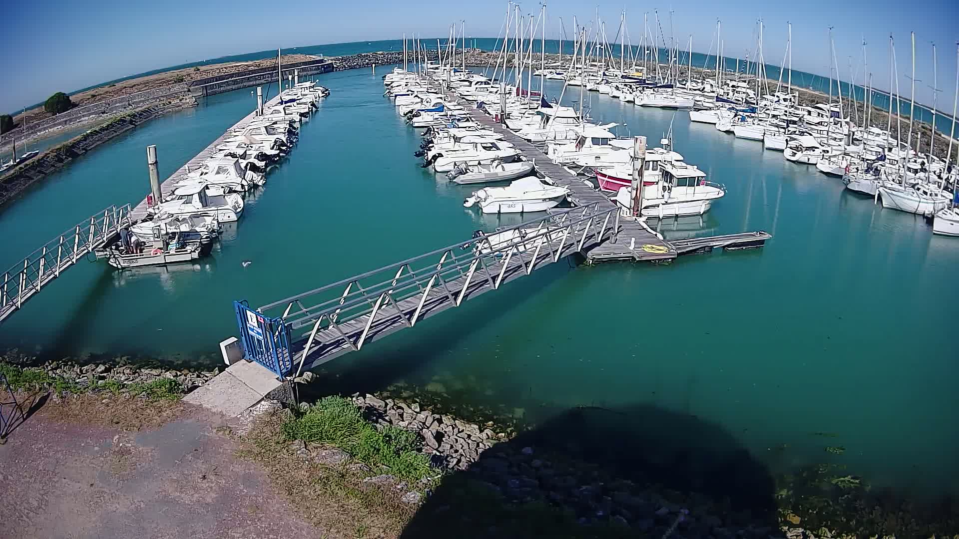Oleron - Le Douhet Marine Live Cam - Rochefort, Charente-Maritime, Nouvelle-Aquitaine, France