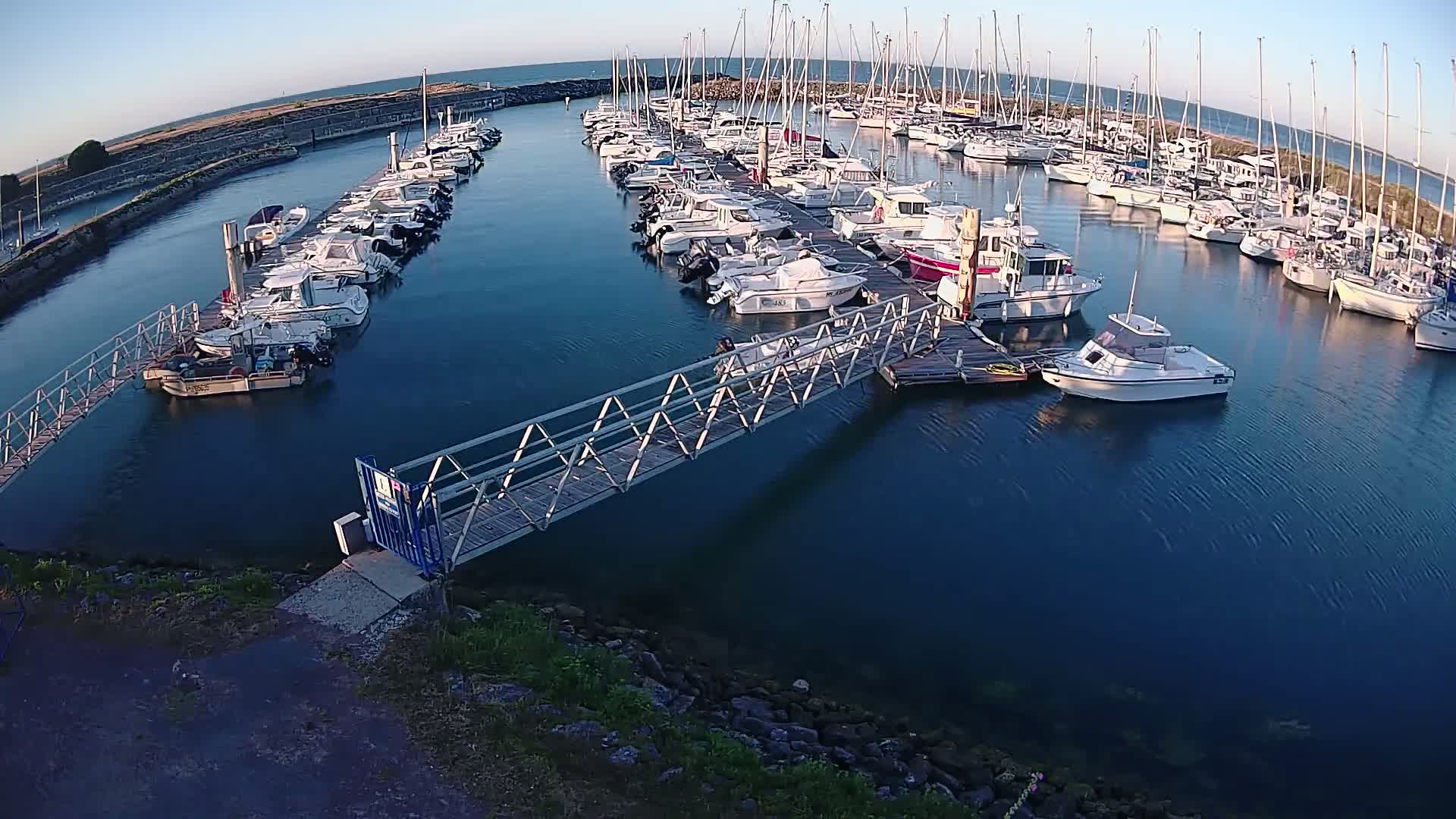 Oleron - Le Douhet Marine Live Cam - Rochefort, Charente-Maritime, Nouvelle-Aquitaine, France