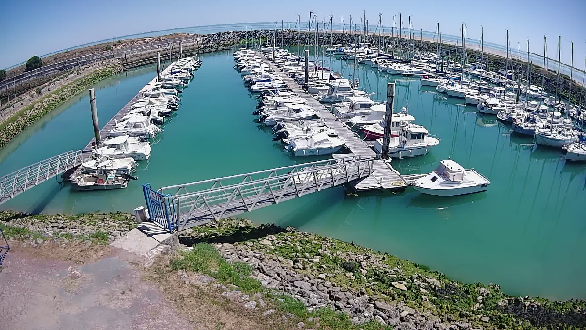 Oleron - Le Douhet Marine Live Cam - Rochefort, Charente-Maritime, Nouvelle-Aquitaine, France