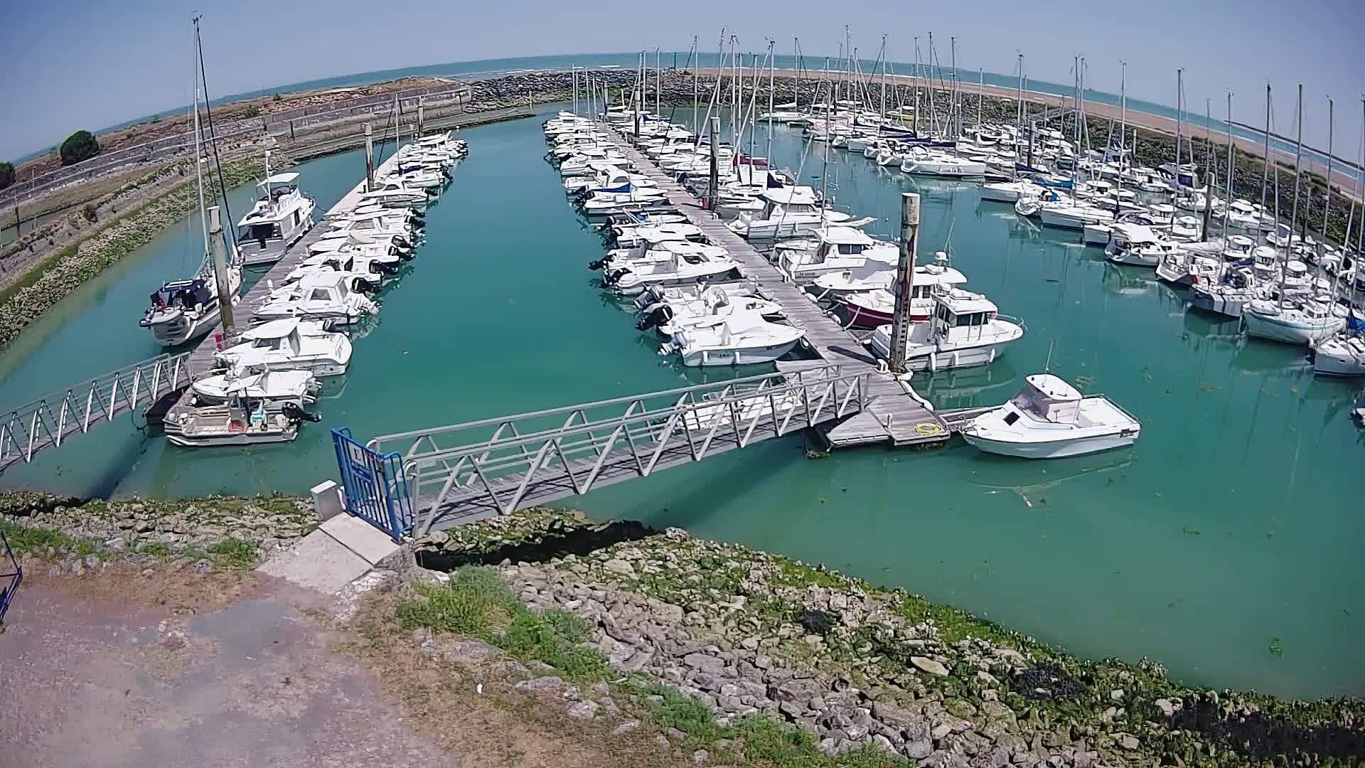 Oleron - Le Douhet Marine Live Cam - Rochefort, Charente-Maritime, Nouvelle-Aquitaine, France