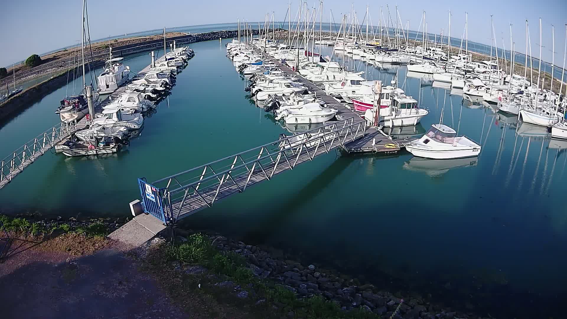 Oleron - Le Douhet Marine Live Cam - Rochefort, Charente-Maritime, Nouvelle-Aquitaine, France