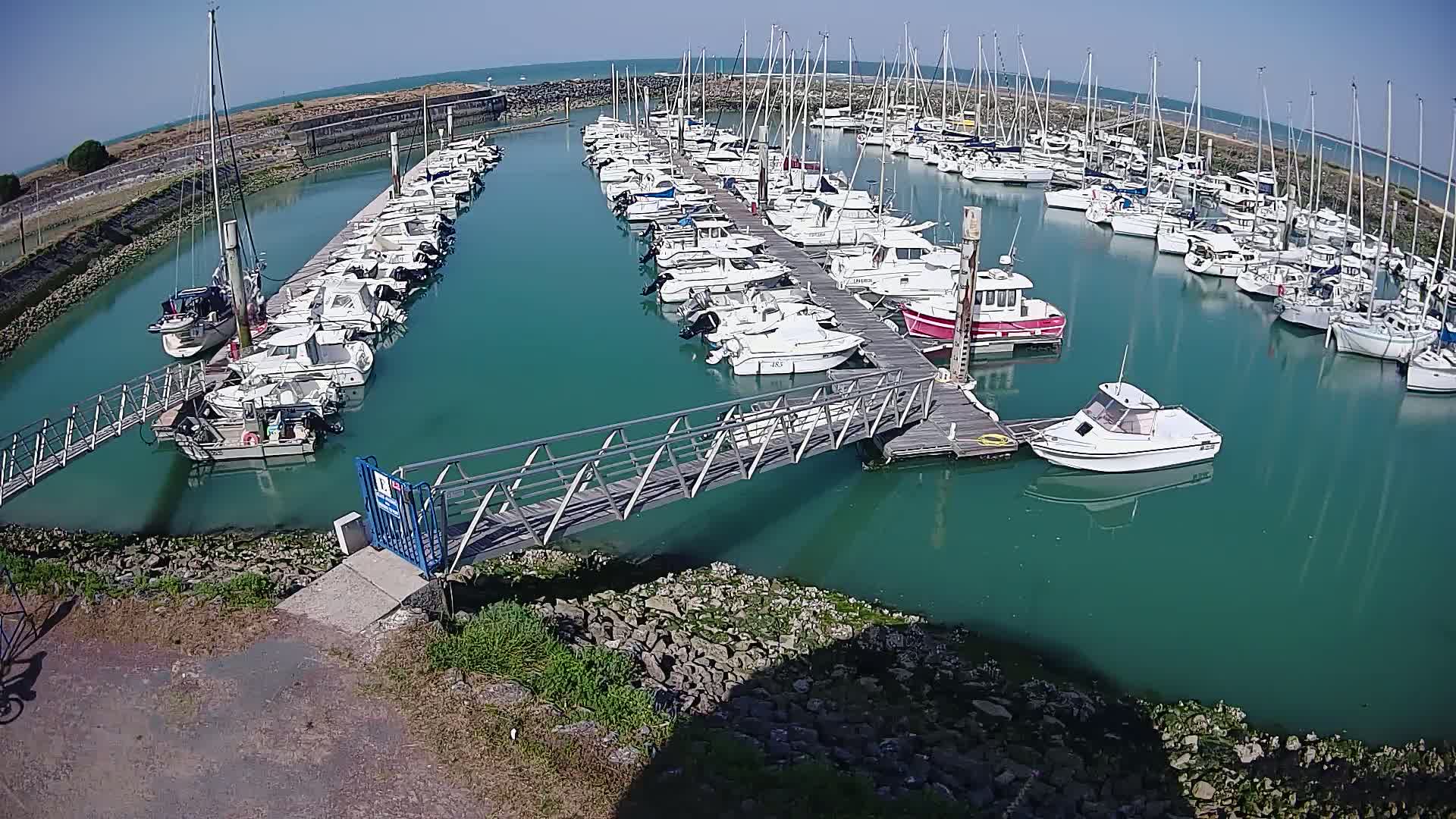 Oleron - Le Douhet Marine Live Cam - Rochefort, Charente-Maritime, Nouvelle-Aquitaine, France