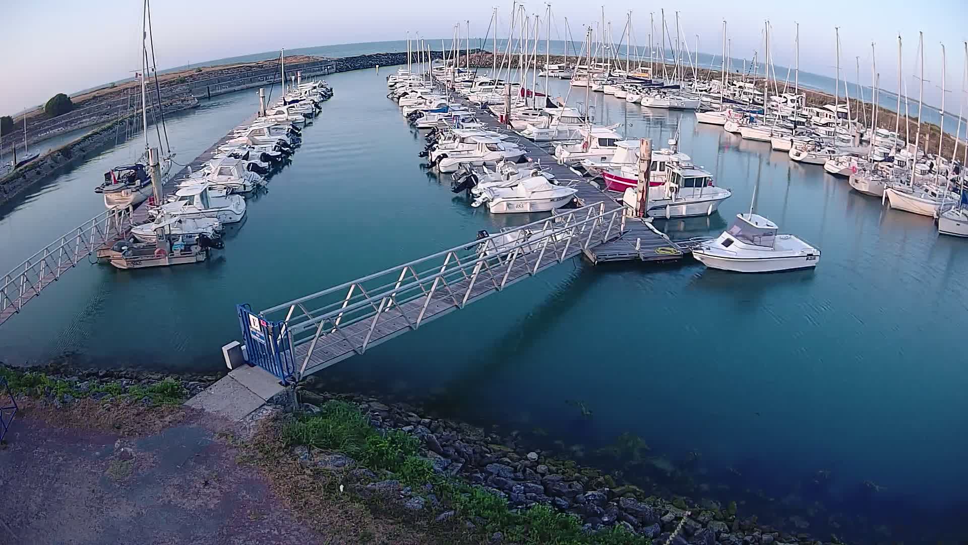 Oleron - Le Douhet Marine Live Cam - Rochefort, Charente-Maritime, Nouvelle-Aquitaine, France