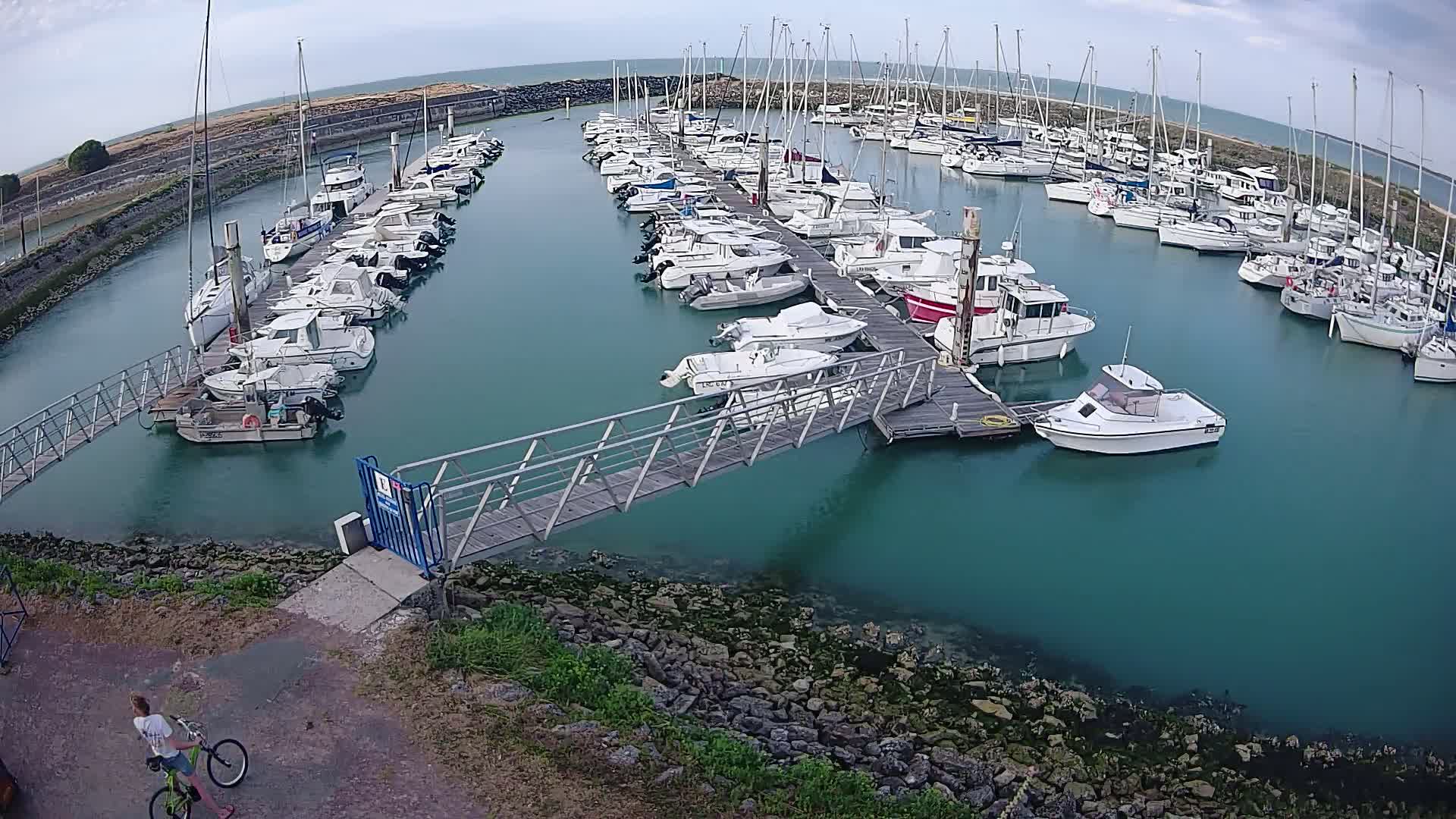 Oleron - Le Douhet Marine Live Cam - Rochefort, Charente-Maritime, Nouvelle-Aquitaine, France