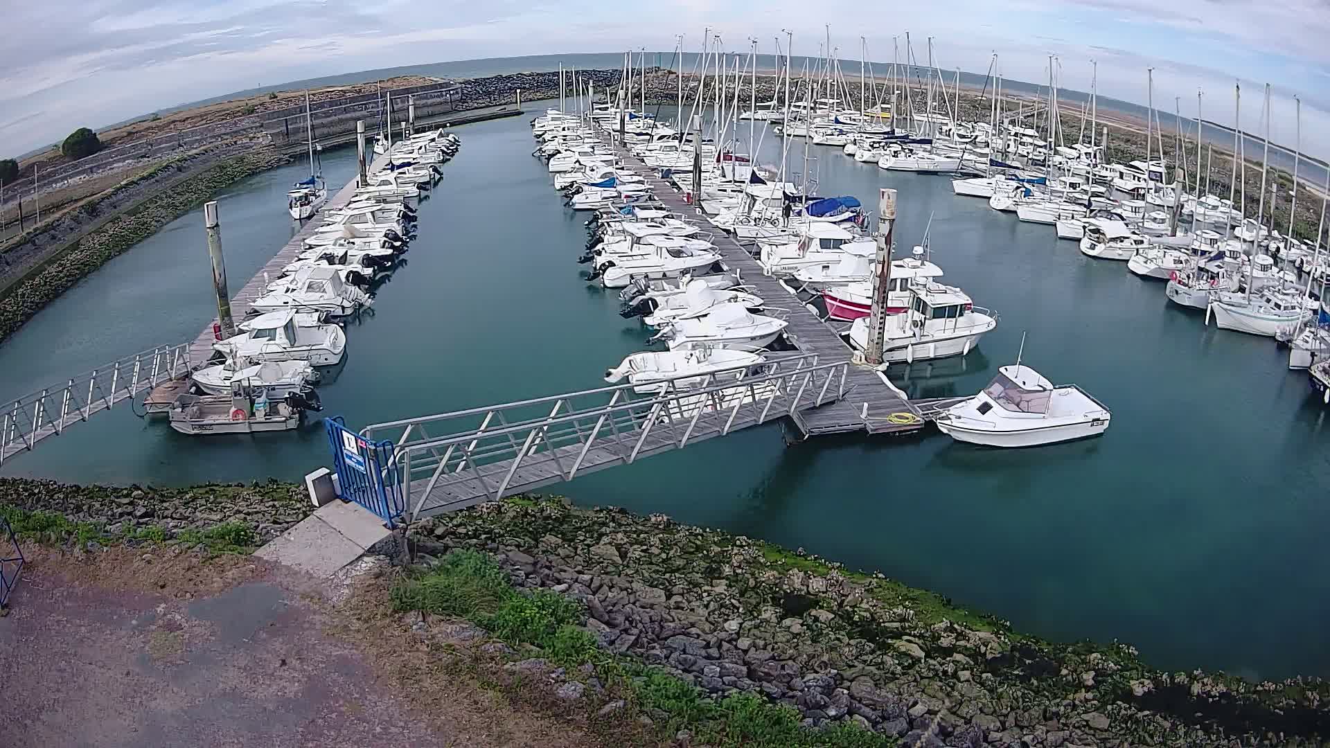Oleron - Le Douhet Marine Live Cam - Rochefort, Charente-Maritime, Nouvelle-Aquitaine, France