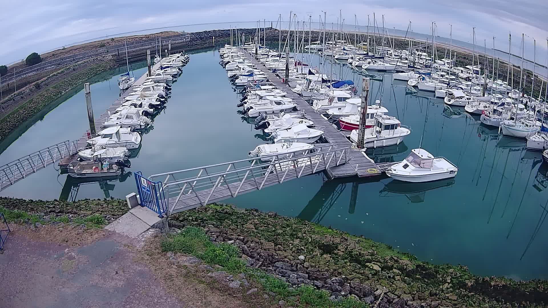 Oleron - Le Douhet Marine Live Cam - Rochefort, Charente-Maritime, Nouvelle-Aquitaine, France