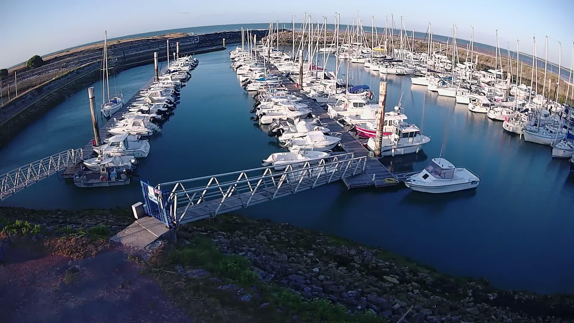 Oleron - Le Douhet Marine Live Cam - Rochefort, Charente-Maritime, Nouvelle-Aquitaine, France