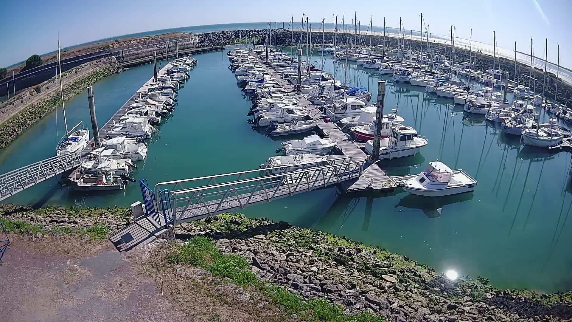 Oleron - Le Douhet Marine Live Cam - Rochefort, Charente-Maritime, Nouvelle-Aquitaine, France