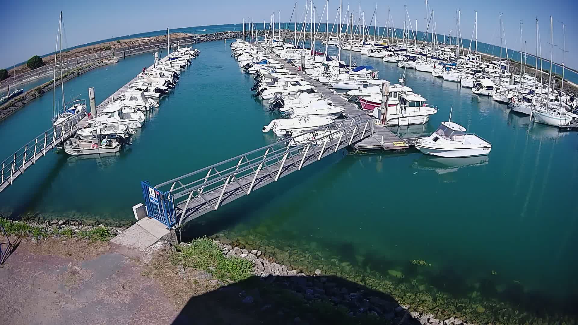 Oleron - Le Douhet Marine Live Cam - Rochefort, Charente-Maritime, Nouvelle-Aquitaine, France