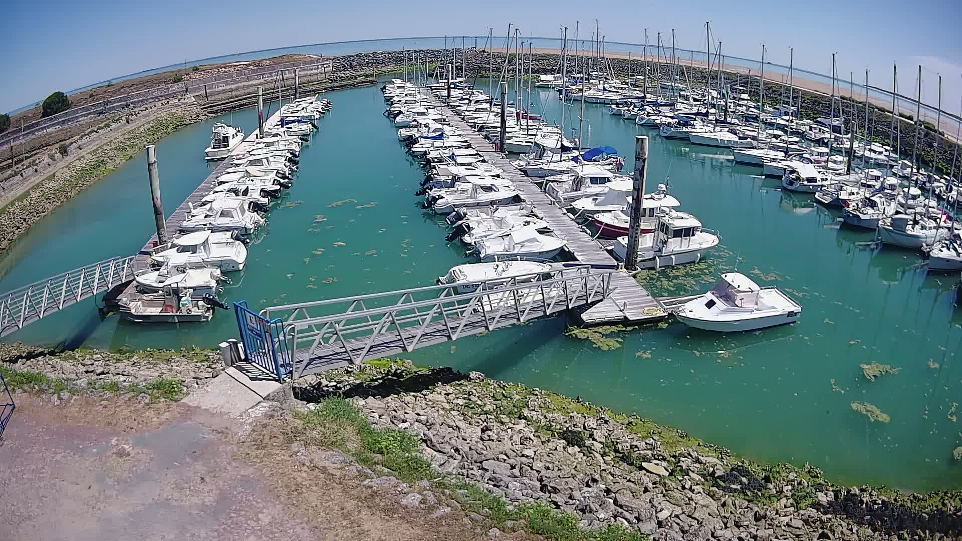 Oleron - Le Douhet Marine Live Cam - Rochefort, Charente-Maritime, Nouvelle-Aquitaine, France