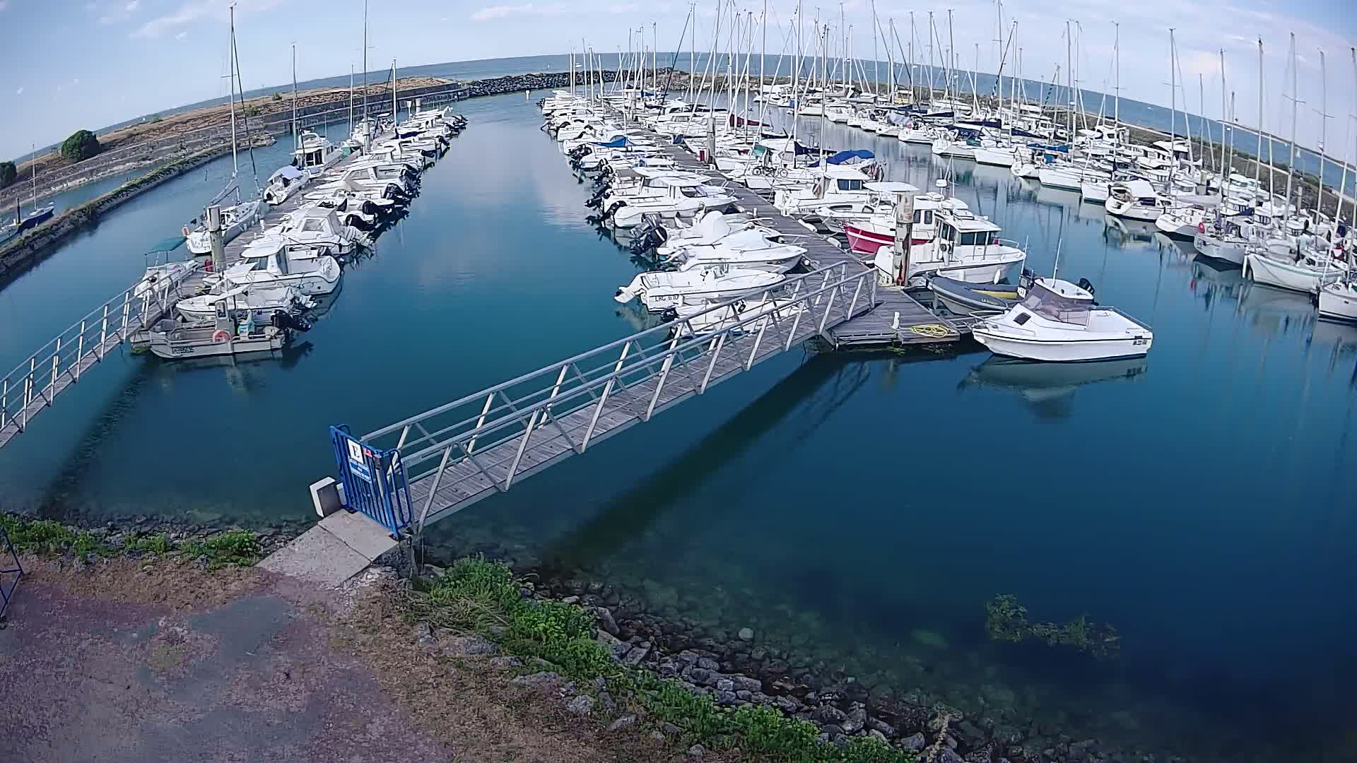 Oleron - Le Douhet Marine Live Cam - Rochefort, Charente-Maritime, Nouvelle-Aquitaine, France