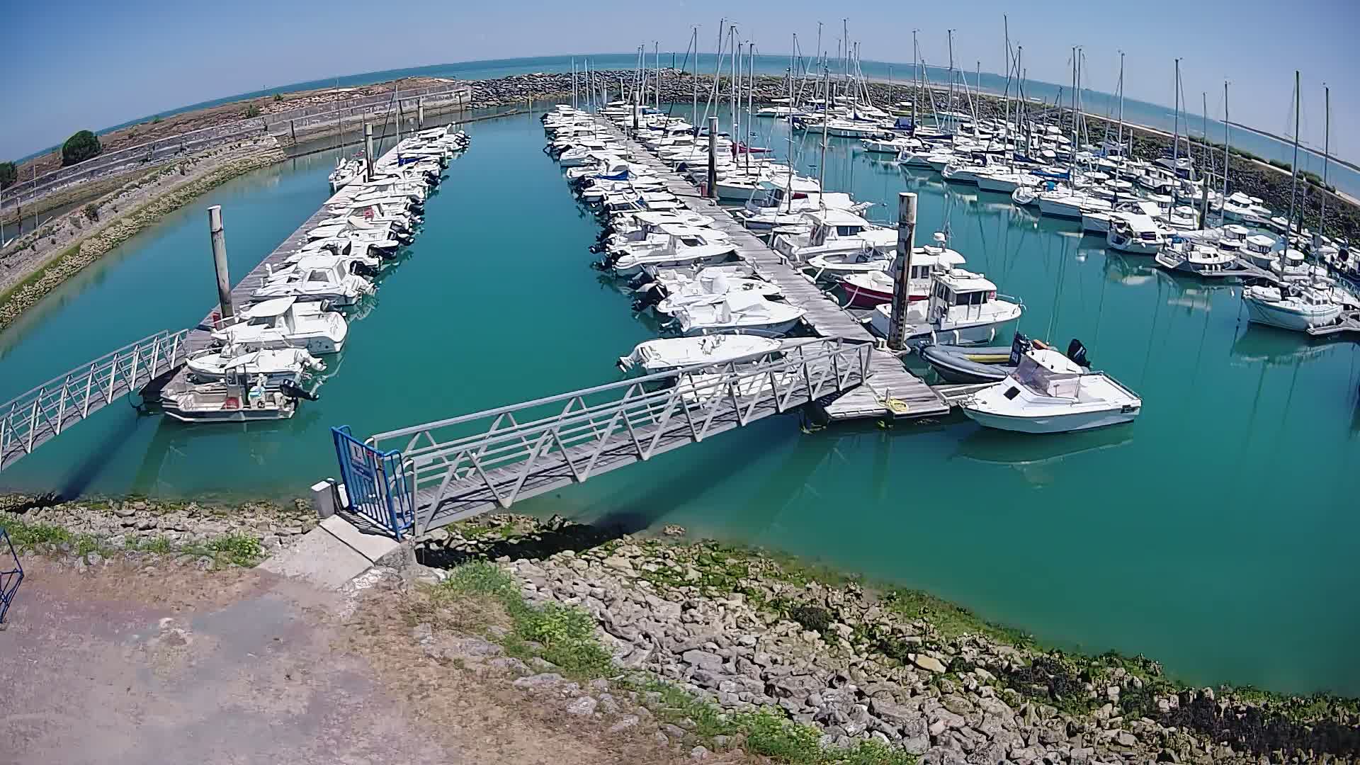 Oleron - Le Douhet Marine Live Cam - Rochefort, Charente-Maritime, Nouvelle-Aquitaine, France