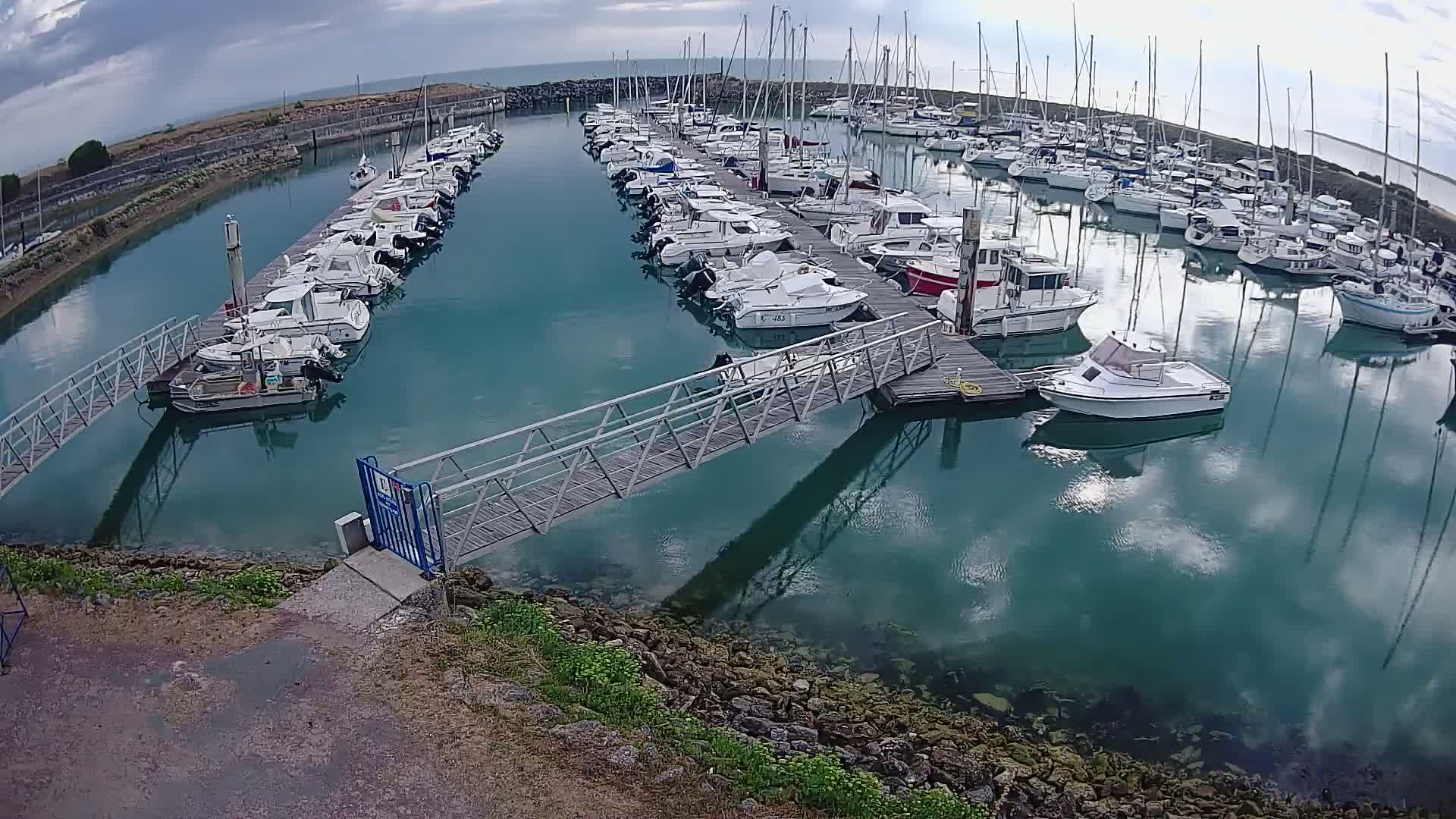 Oleron - Le Douhet Marine Live Cam - Rochefort, Charente-Maritime, Nouvelle-Aquitaine, France