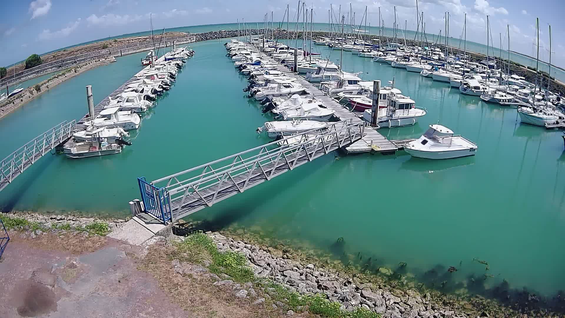 Oleron - Le Douhet Marine Live Cam - Rochefort, Charente-Maritime, Nouvelle-Aquitaine, France