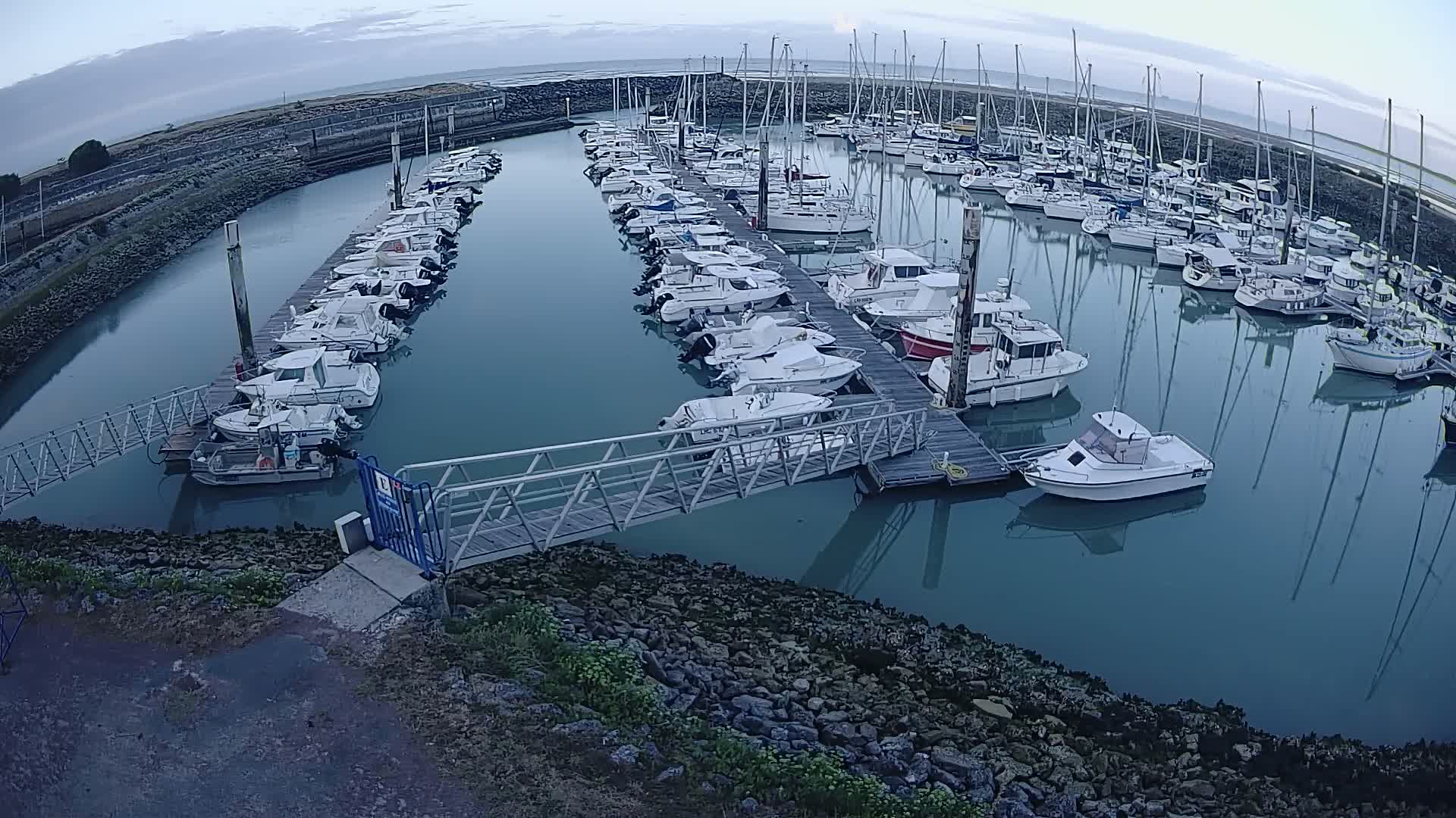 Oleron - Le Douhet Marine Live Cam - Rochefort, Charente-Maritime, Nouvelle-Aquitaine, France