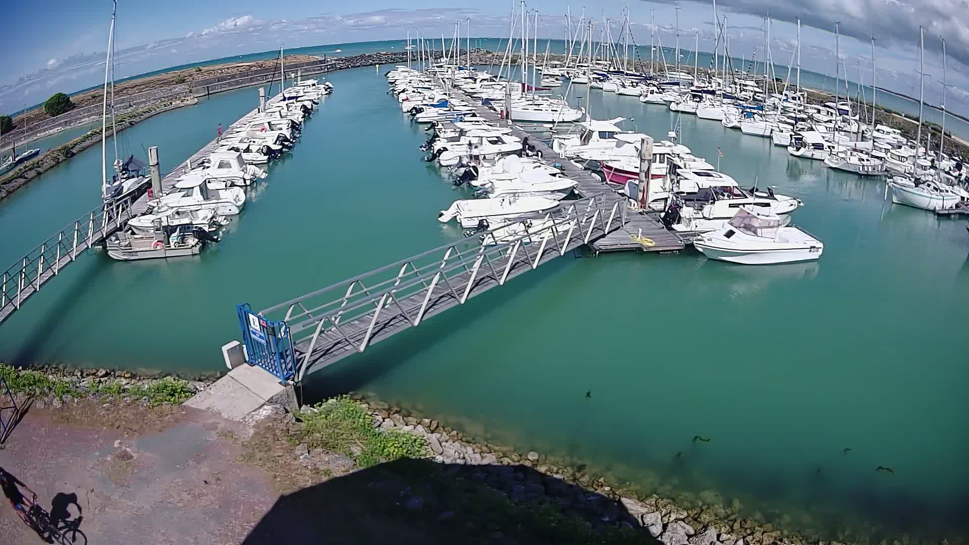 Oleron - Le Douhet Marine Live Cam - Rochefort, Charente-Maritime, Nouvelle-Aquitaine, France