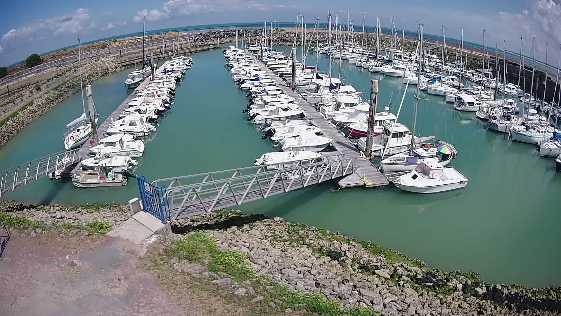 Oleron - Le Douhet Marine Live Cam - Rochefort, Charente-Maritime, Nouvelle-Aquitaine, France