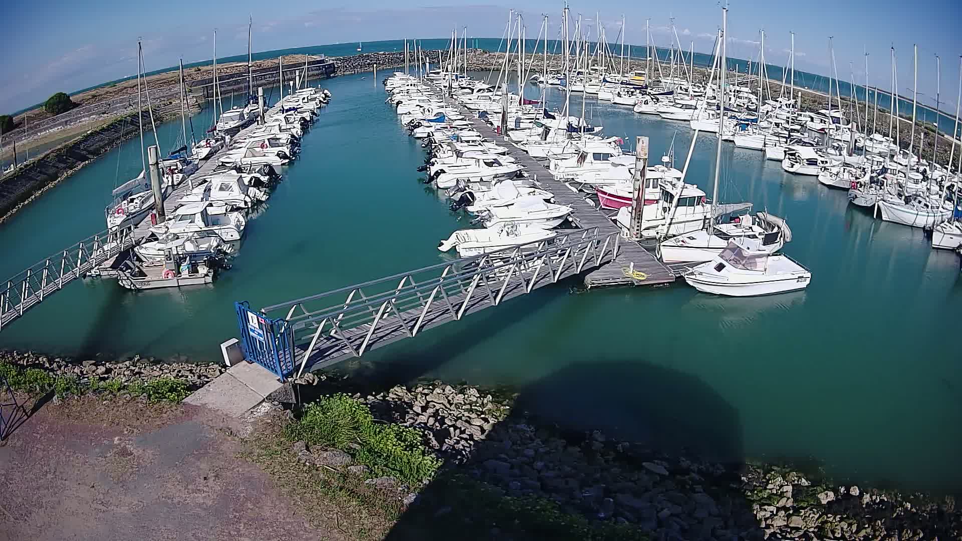 Oleron - Le Douhet Marine Live Cam - Rochefort, Charente-Maritime, Nouvelle-Aquitaine, France