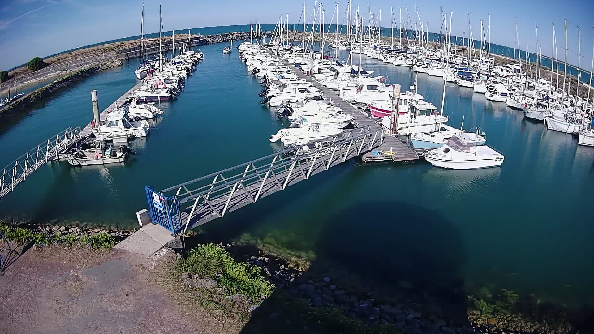 Oleron - Le Douhet Marine Live Cam - Rochefort, Charente-Maritime, Nouvelle-Aquitaine, France