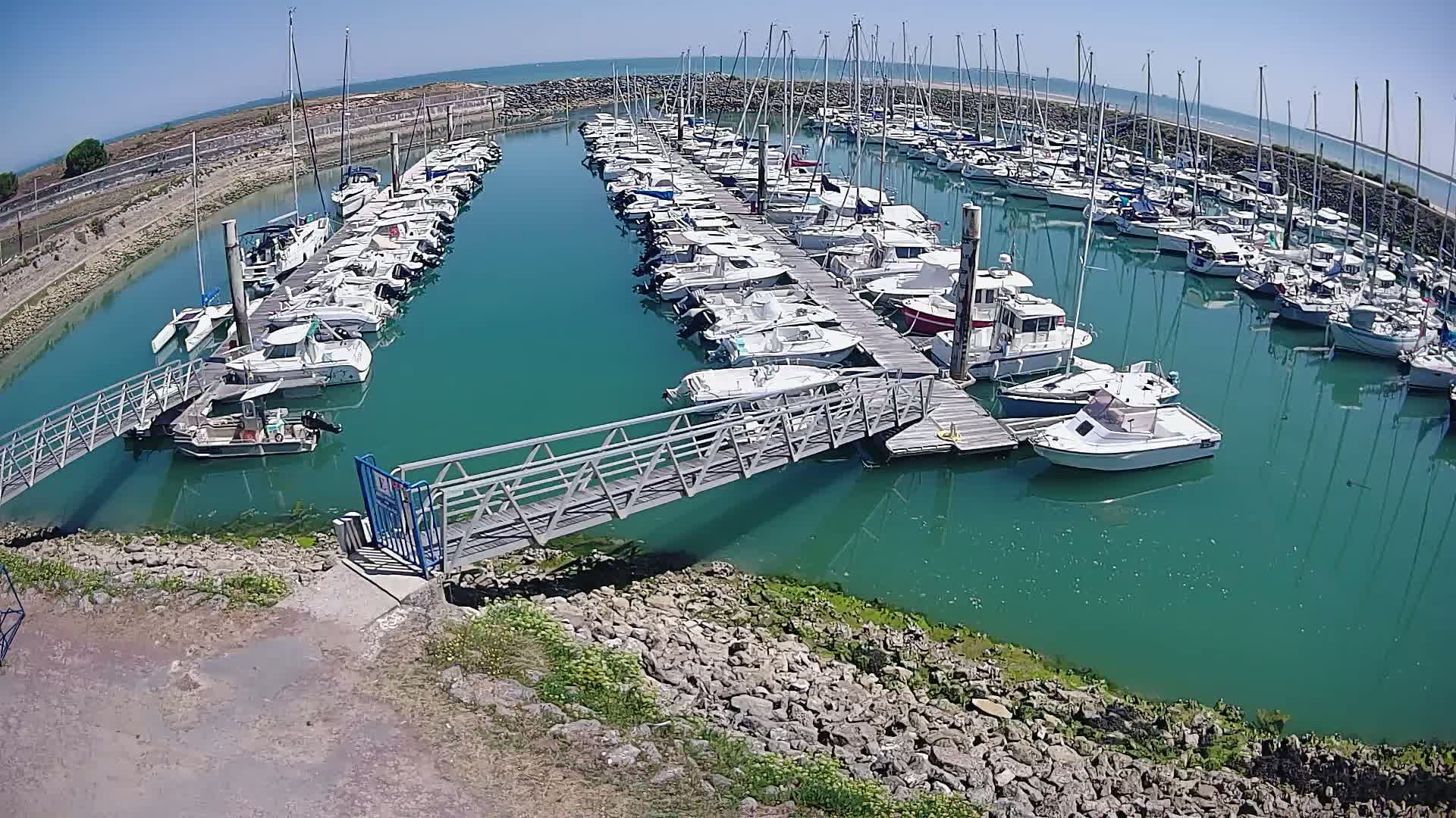 Oleron - Le Douhet Marine Live Cam - Rochefort, Charente-Maritime, Nouvelle-Aquitaine, France