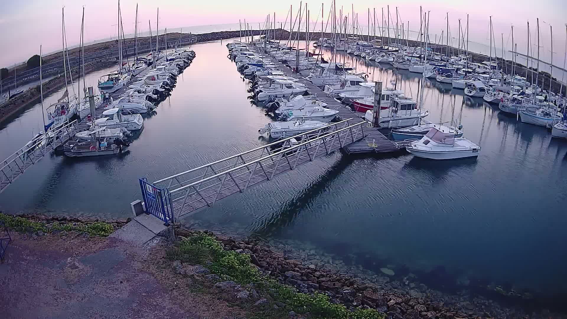 Oleron - Le Douhet Marine Live Cam - Rochefort, Charente-Maritime, Nouvelle-Aquitaine, France