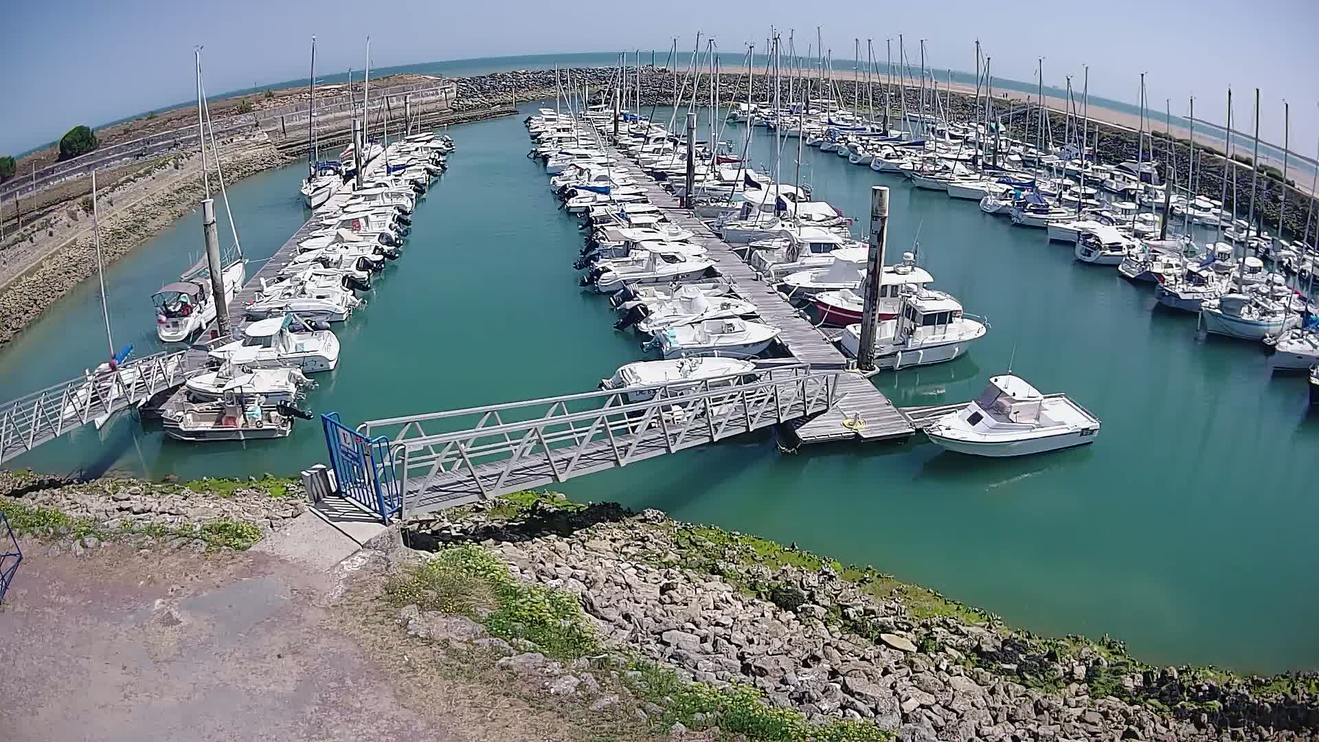 Oleron - Le Douhet Marine Live Cam - Rochefort, Charente-Maritime, Nouvelle-Aquitaine, France
