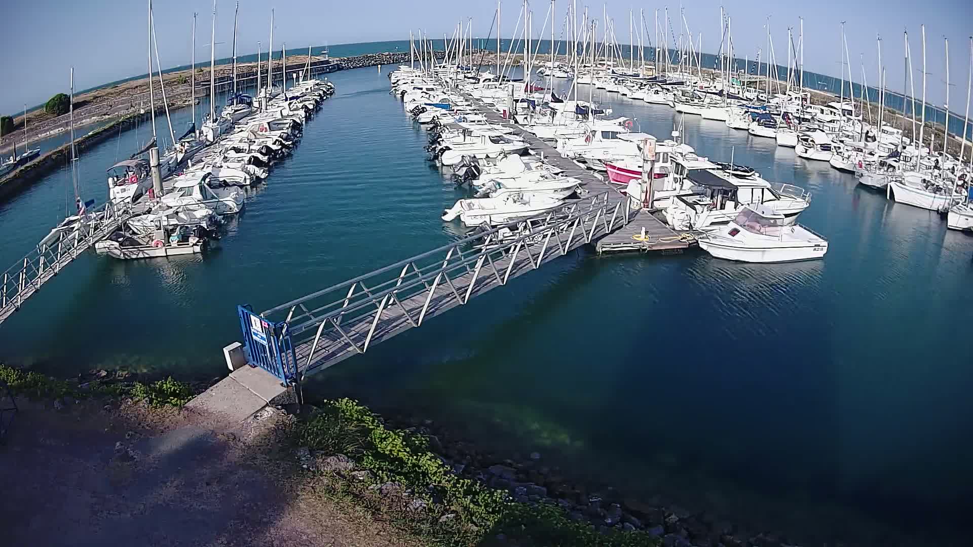 Oleron - Le Douhet Marine Live Cam - Rochefort, Charente-Maritime, Nouvelle-Aquitaine, France