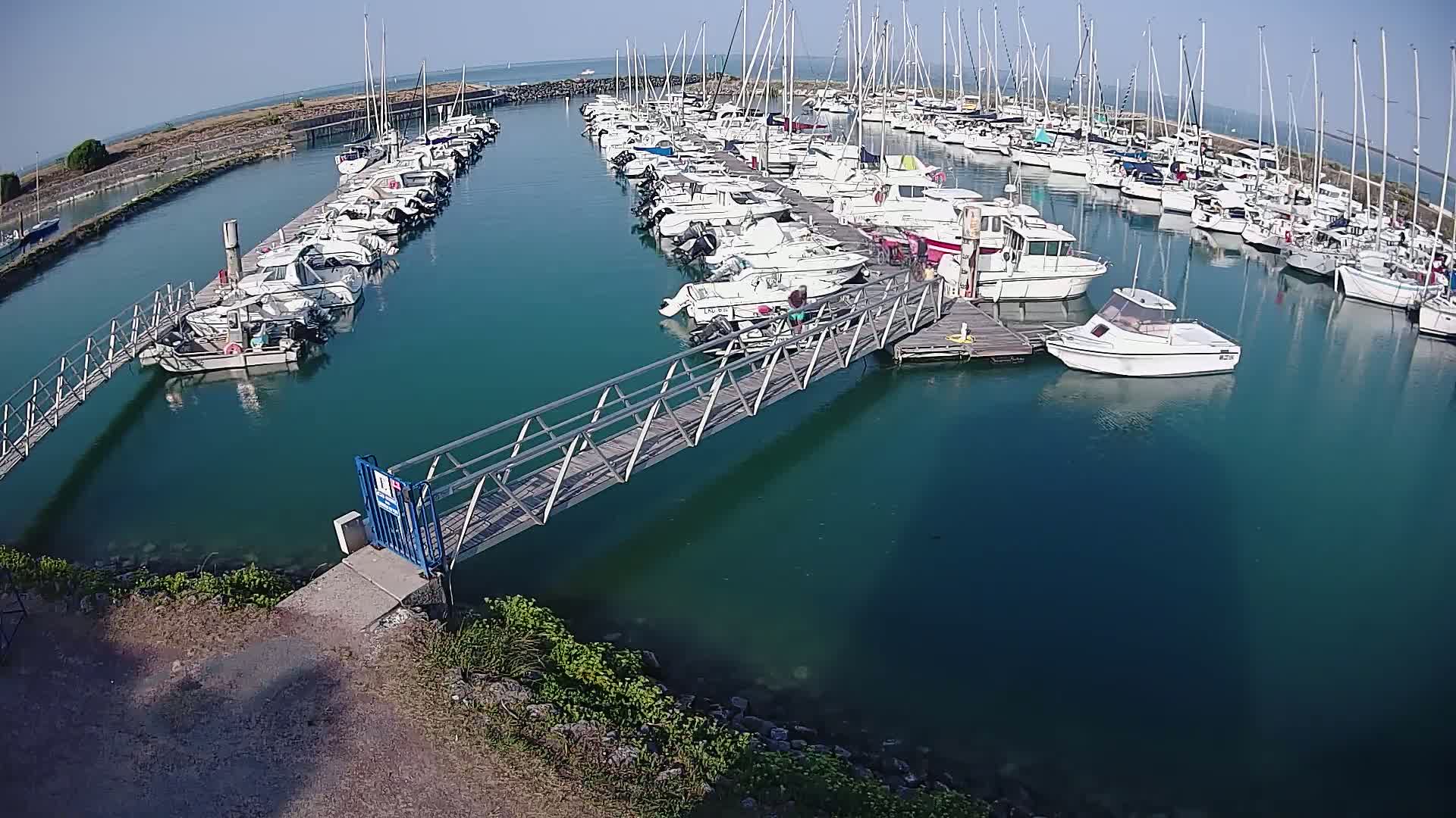 Oleron - Le Douhet Marine Live Cam - Rochefort, Charente-Maritime, Nouvelle-Aquitaine, France